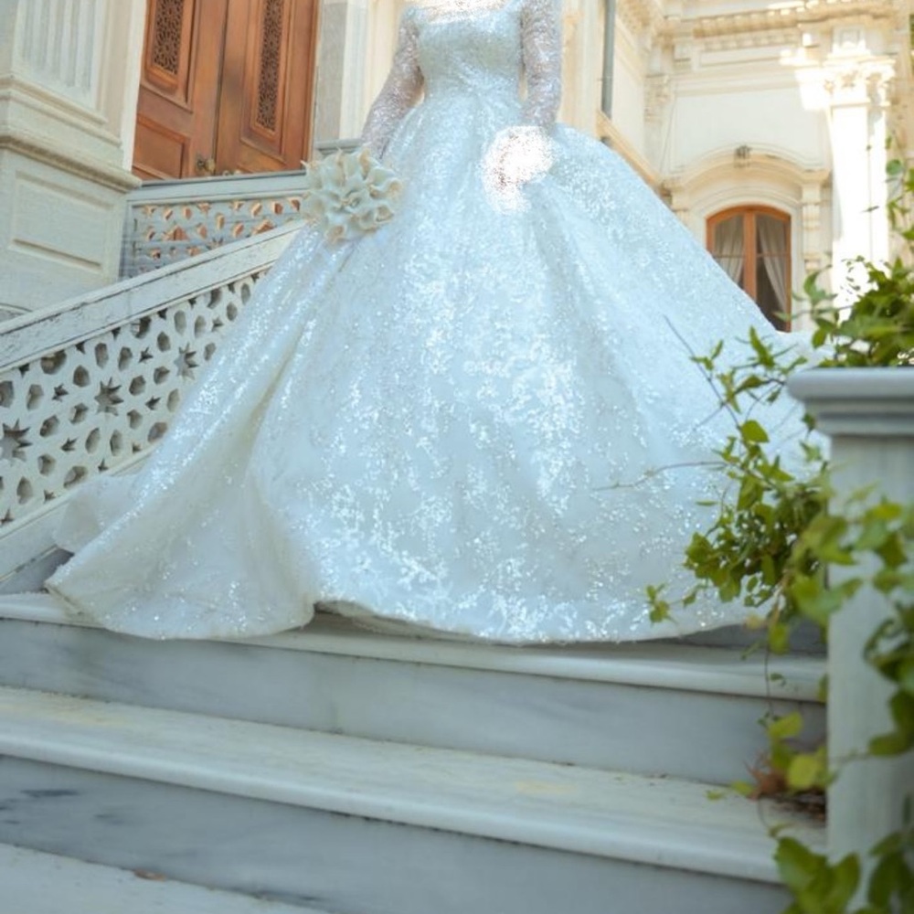 Elegant White Sequin Wedding Dress Size S/M/L